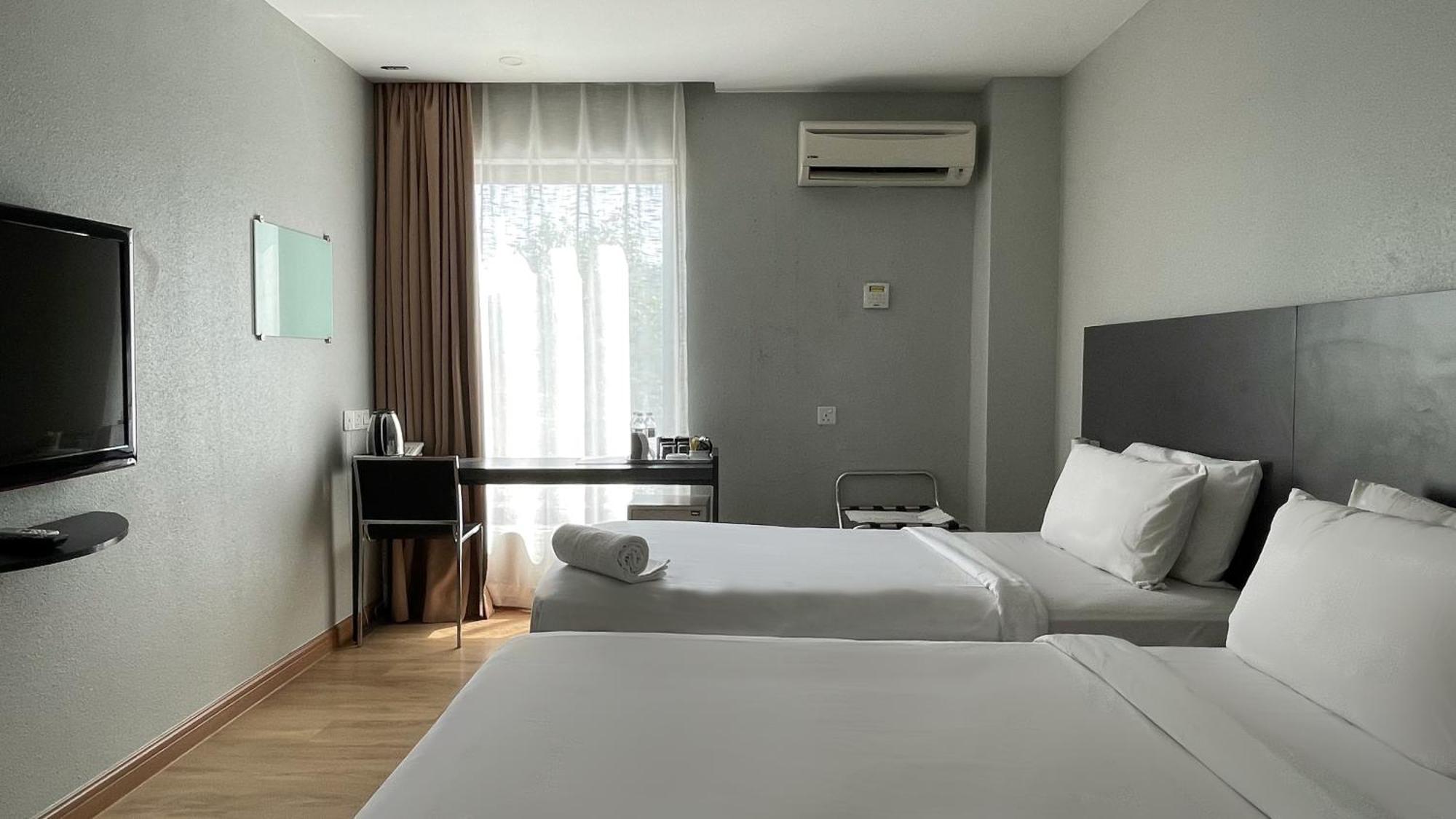 The Leverage Business Hotel - Rawang Bagian luar foto