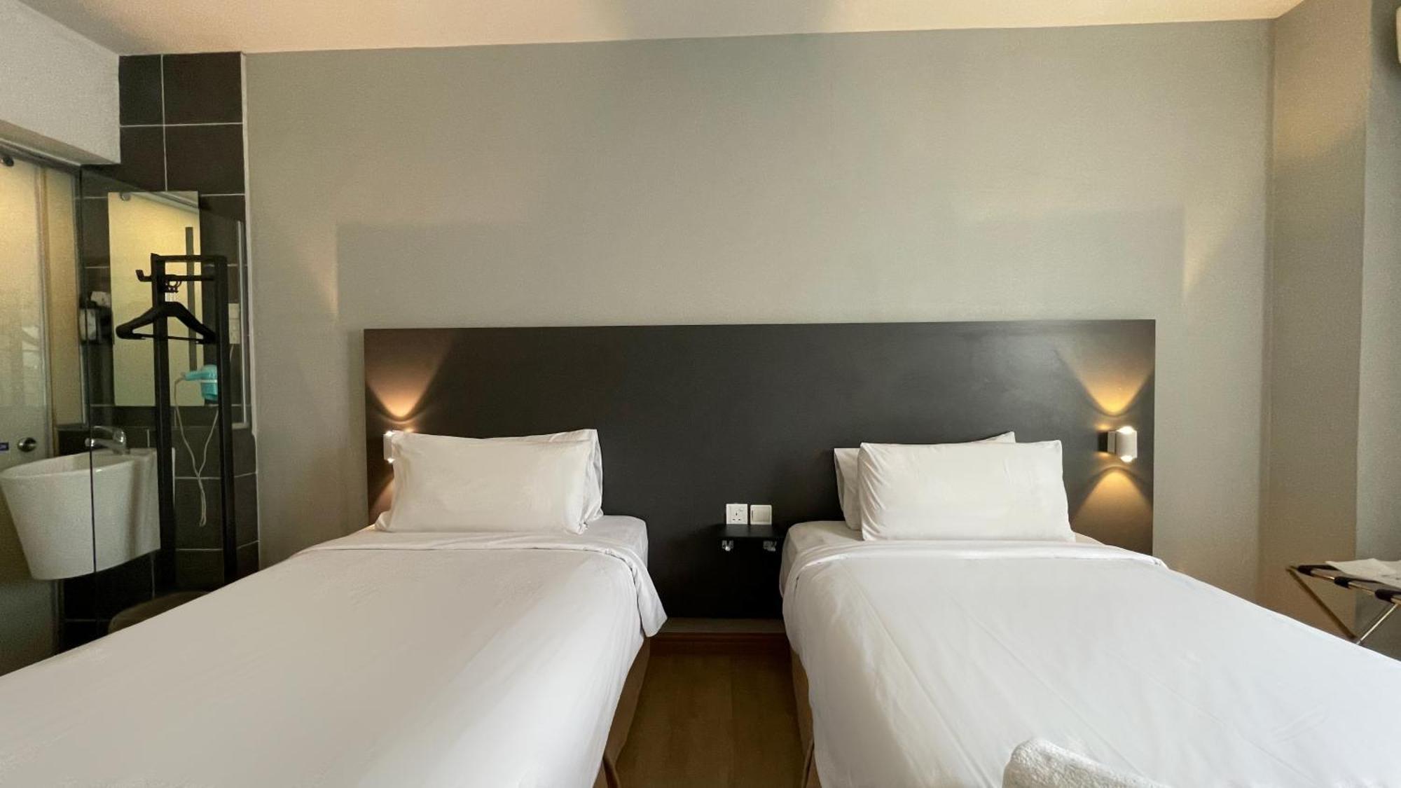 The Leverage Business Hotel - Rawang Bagian luar foto