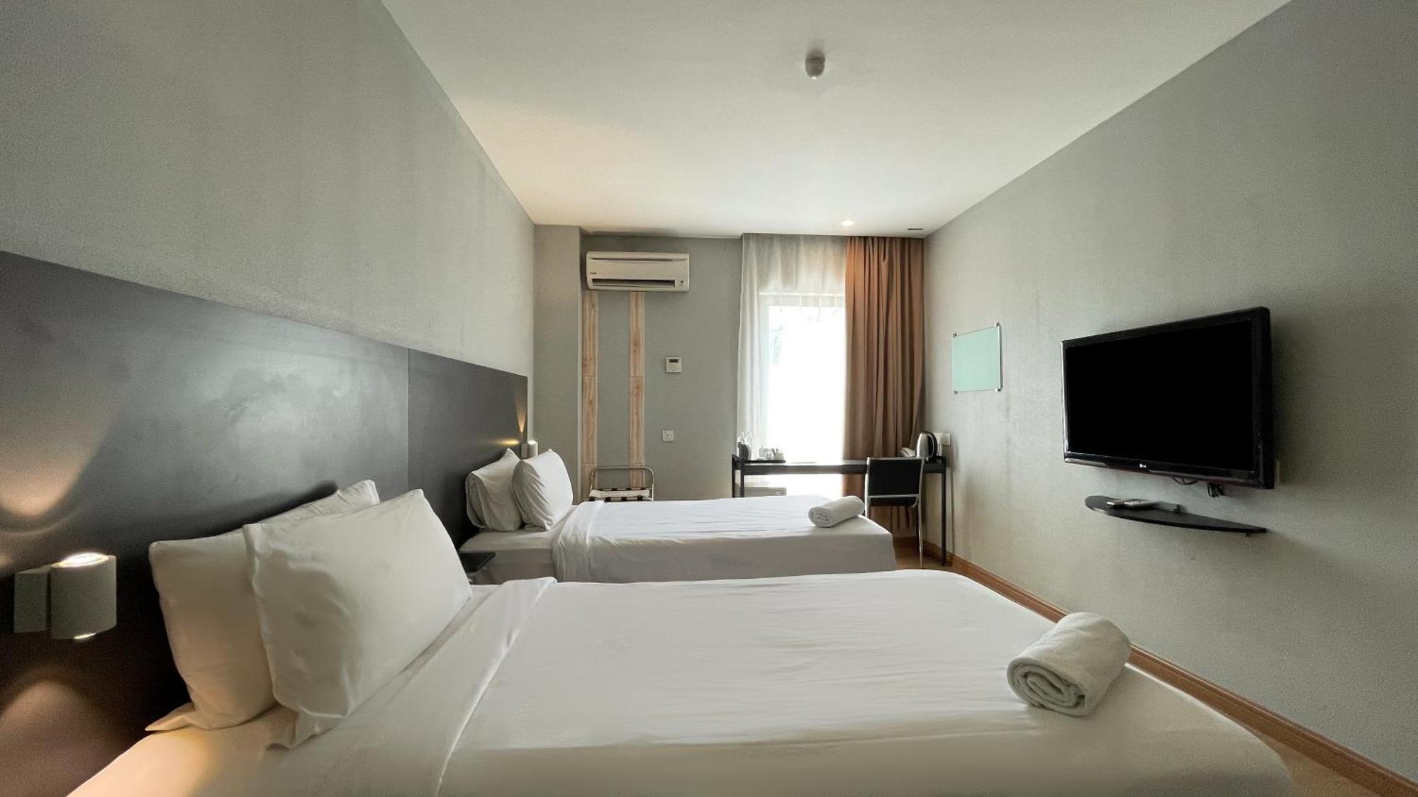 The Leverage Business Hotel - Rawang Bagian luar foto