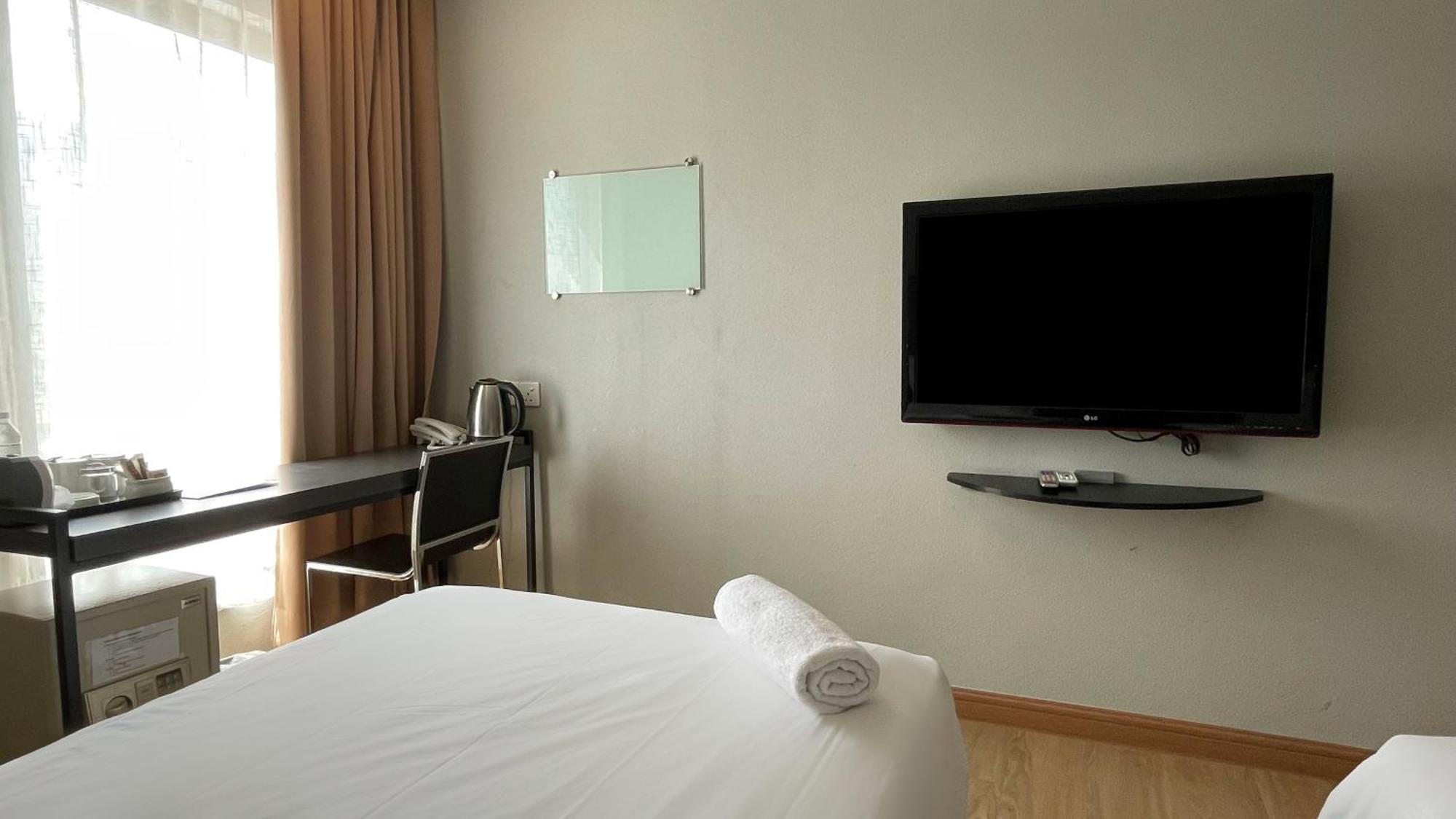The Leverage Business Hotel - Rawang Bagian luar foto