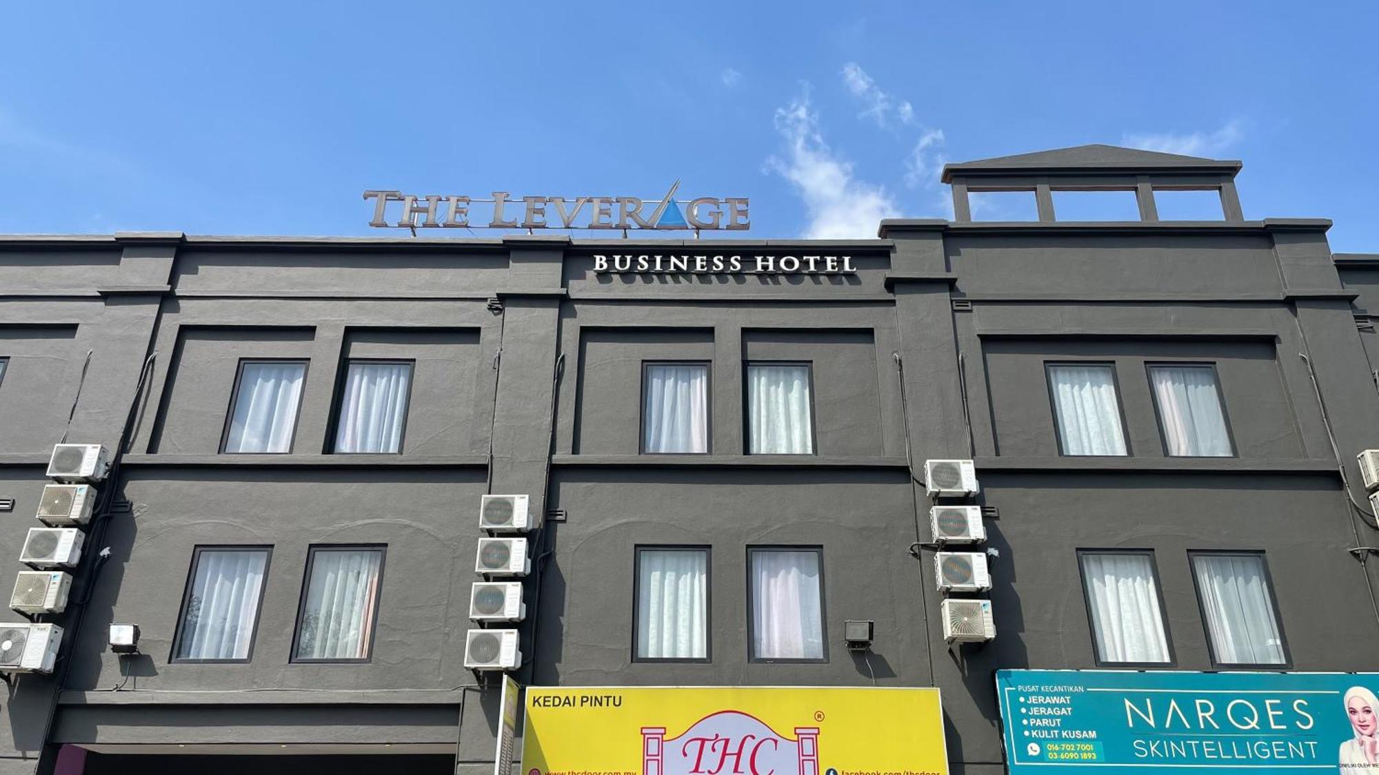 The Leverage Business Hotel - Rawang Bagian luar foto