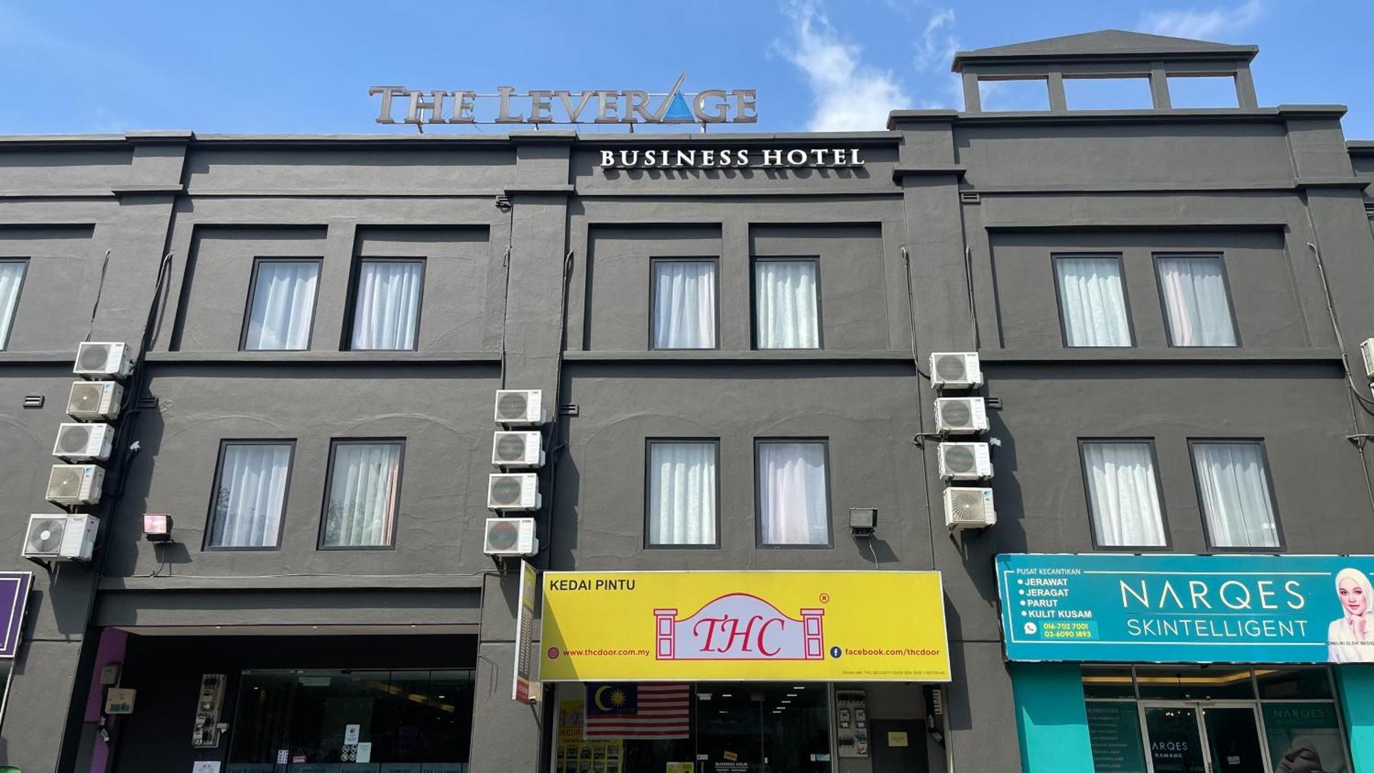 The Leverage Business Hotel - Rawang Bagian luar foto