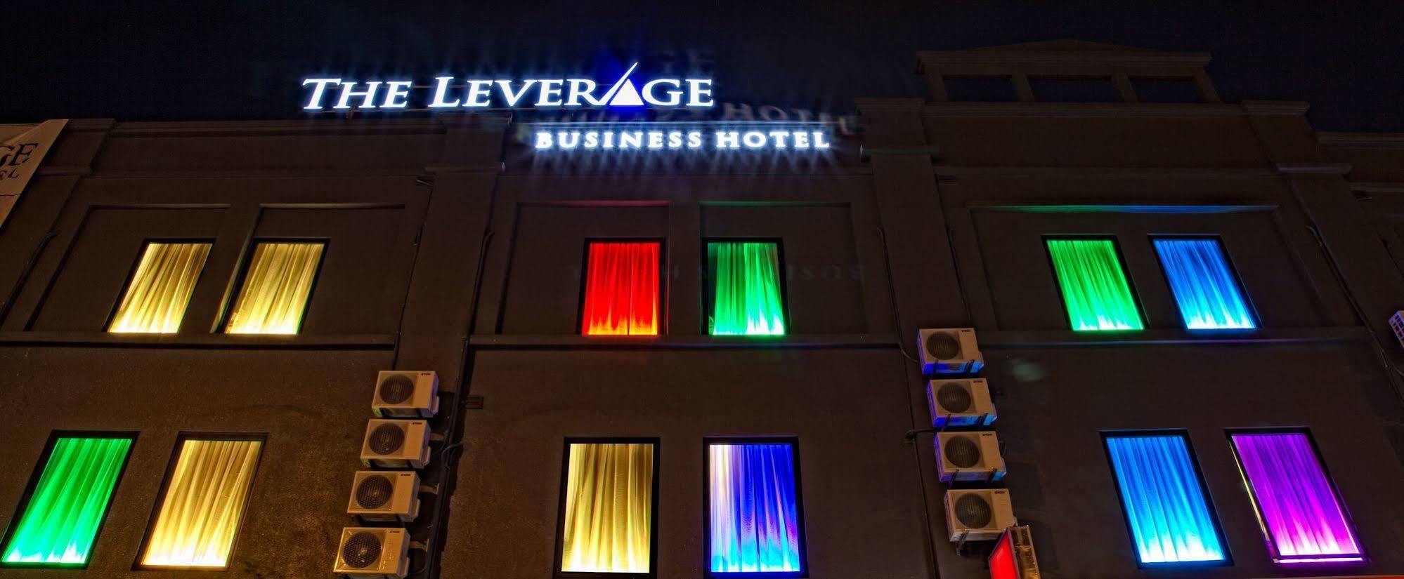 The Leverage Business Hotel - Rawang Bagian luar foto